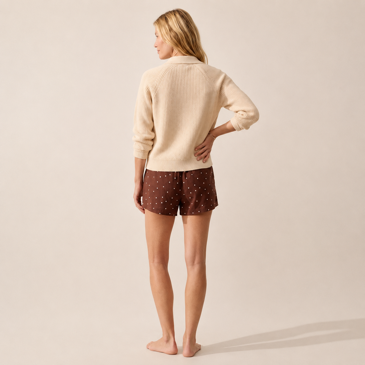 Chic Women's Collared Cardigan Sweater - Knit & Stylish Layer — Blonde