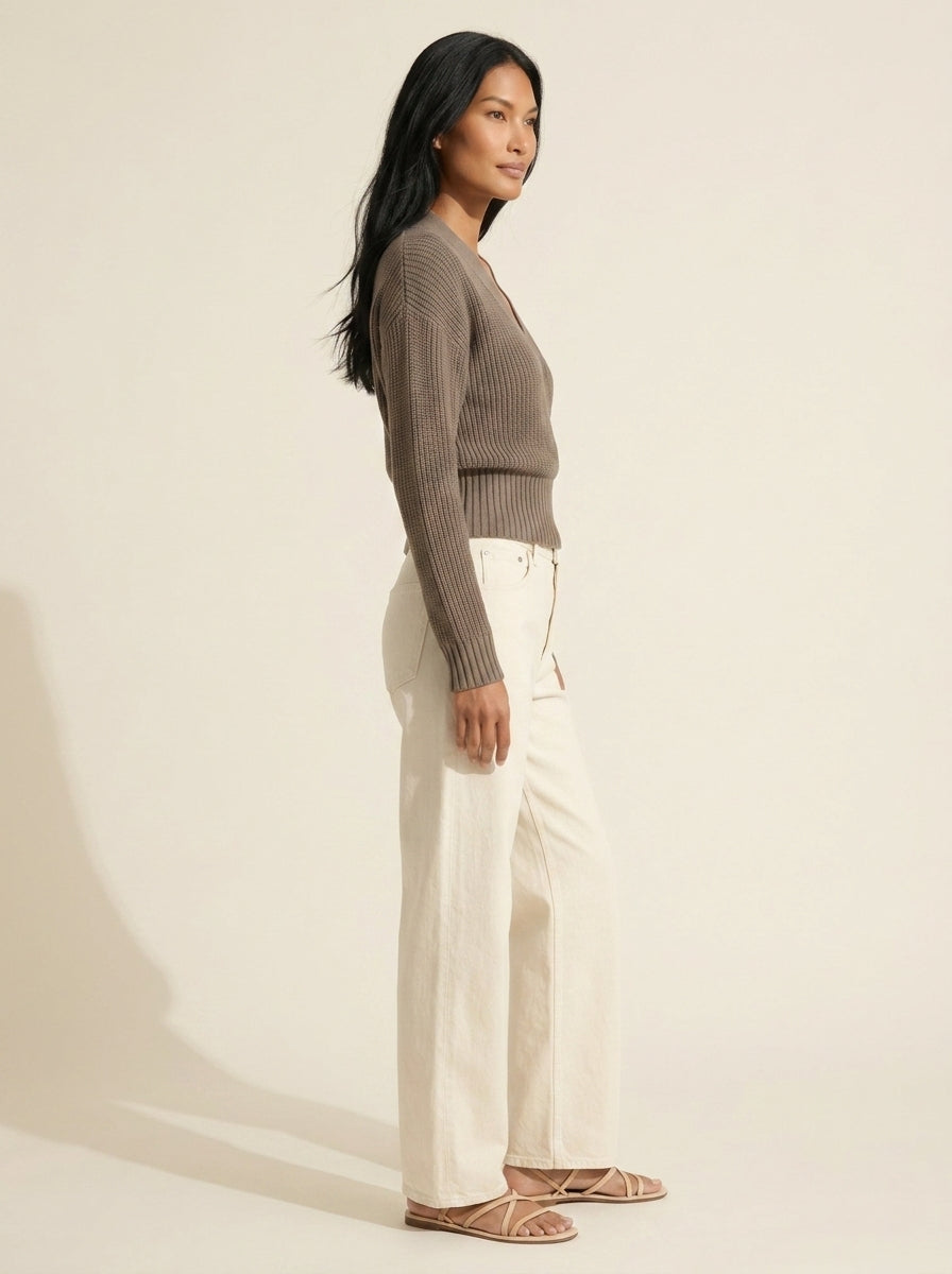 Sustainable Cropped V-Neck Sweater - Chic Fall Style — Southeast Asian